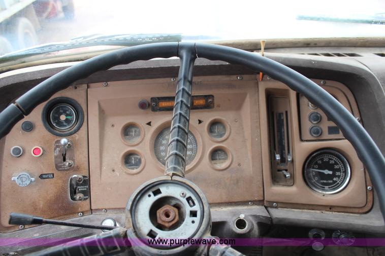 image for item I2474 1976 Ford 8000 dump truck