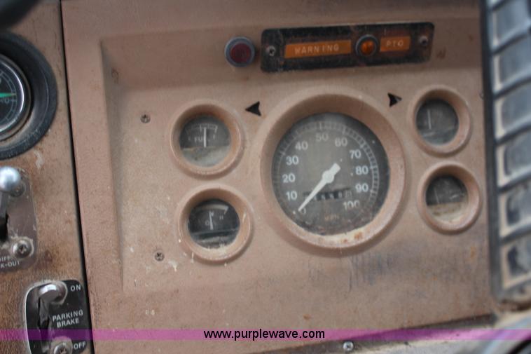 image for item I2474 1976 Ford 8000 dump truck