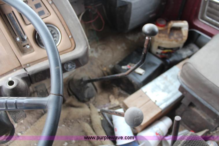 image for item I2474 1976 Ford 8000 dump truck