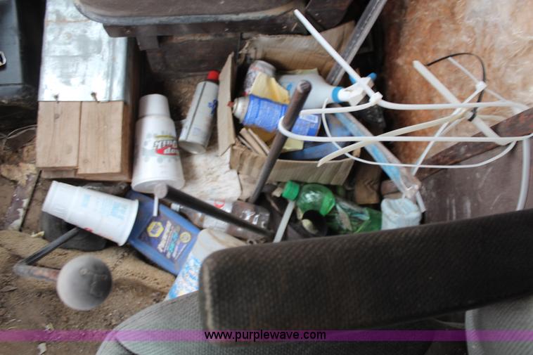 image for item I2474 1976 Ford 8000 dump truck