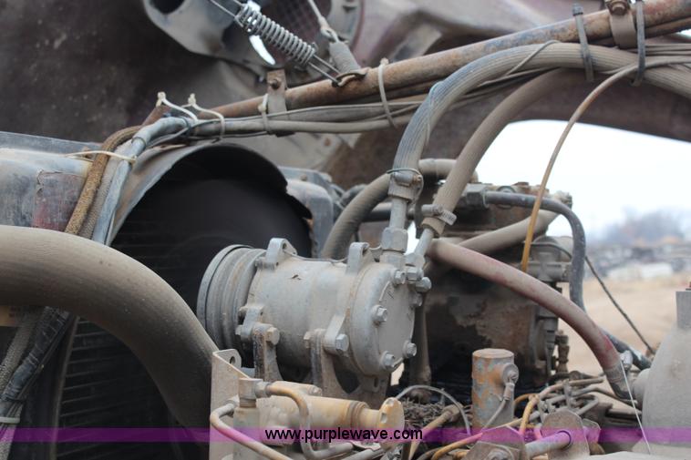 image for item I2474 1976 Ford 8000 dump truck