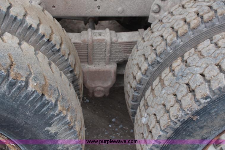 image for item I2474 1976 Ford 8000 dump truck