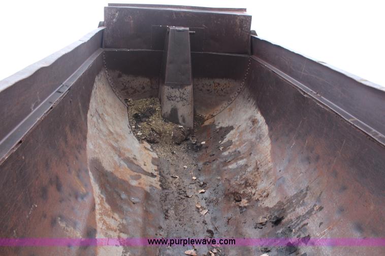 image for item I2474 1976 Ford 8000 dump truck