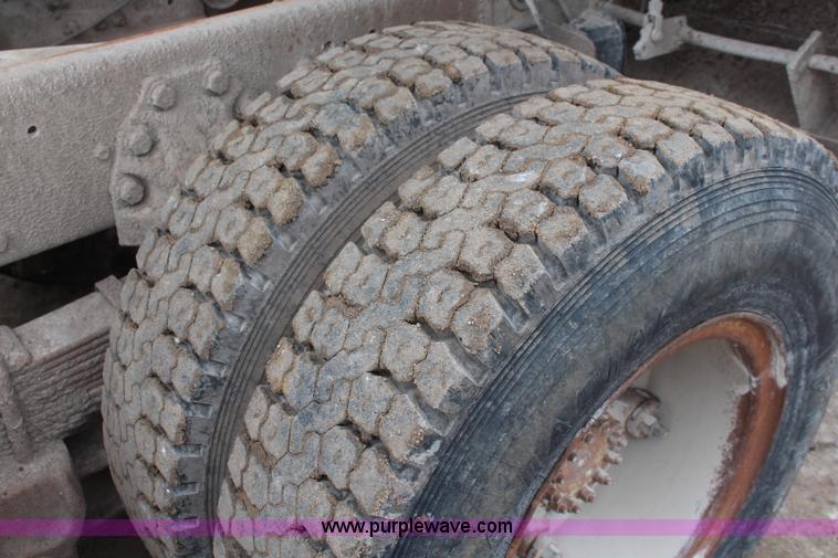 image for item I2474 1976 Ford 8000 dump truck