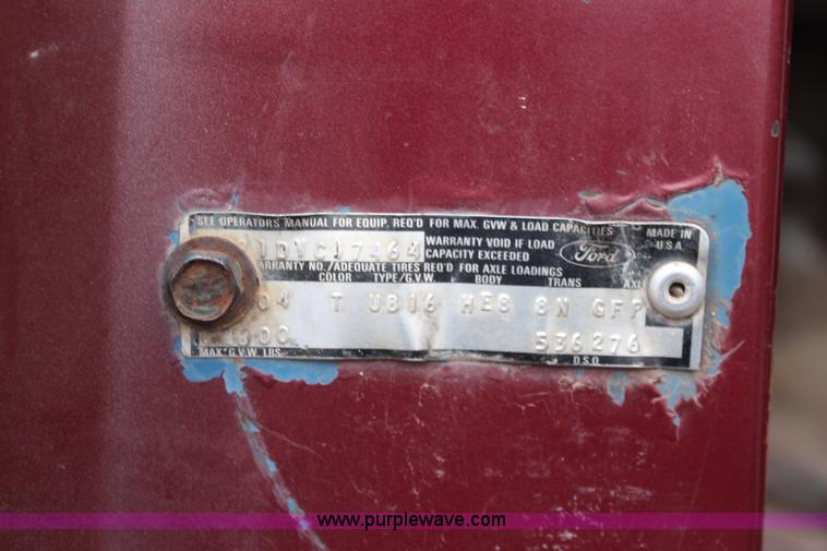 image for item I2474 1976 Ford 8000 dump truck