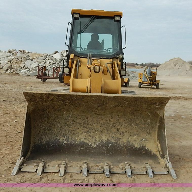 image for item I2482 2005 Caterpillar 953C track loader