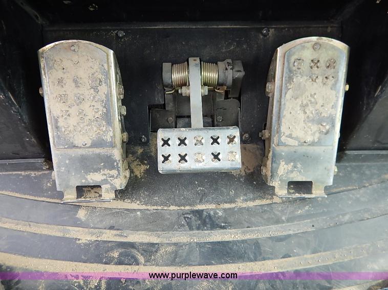 image for item I2482 2005 Caterpillar 953C track loader