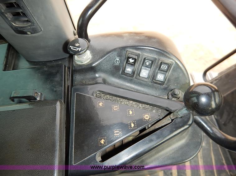 image for item I2482 2005 Caterpillar 953C track loader