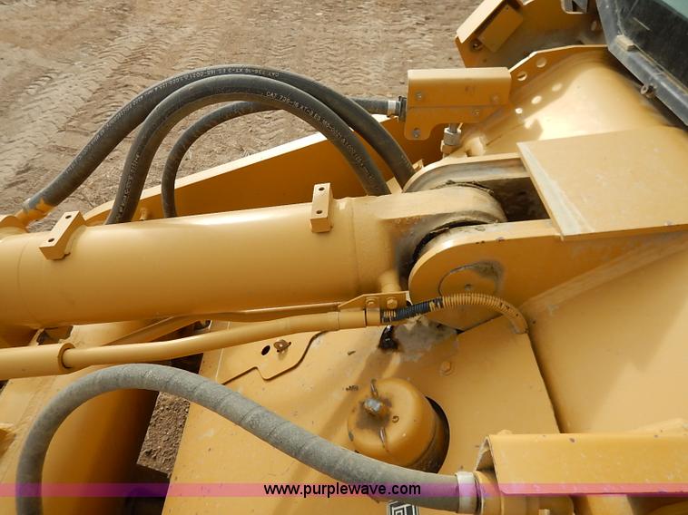image for item I2482 2005 Caterpillar 953C track loader