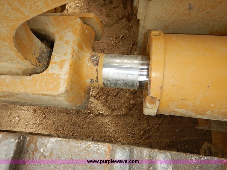 image for item I2482 2005 Caterpillar 953C track loader