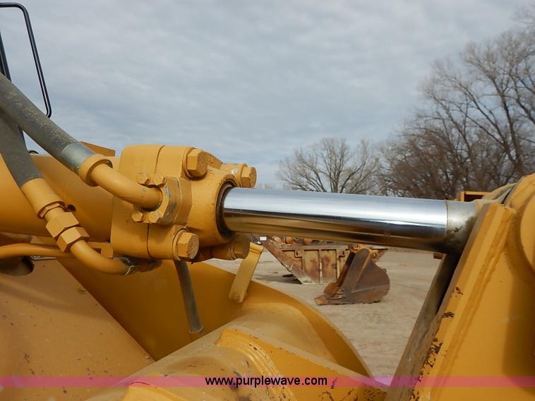 image for item I2482 2005 Caterpillar 953C track loader