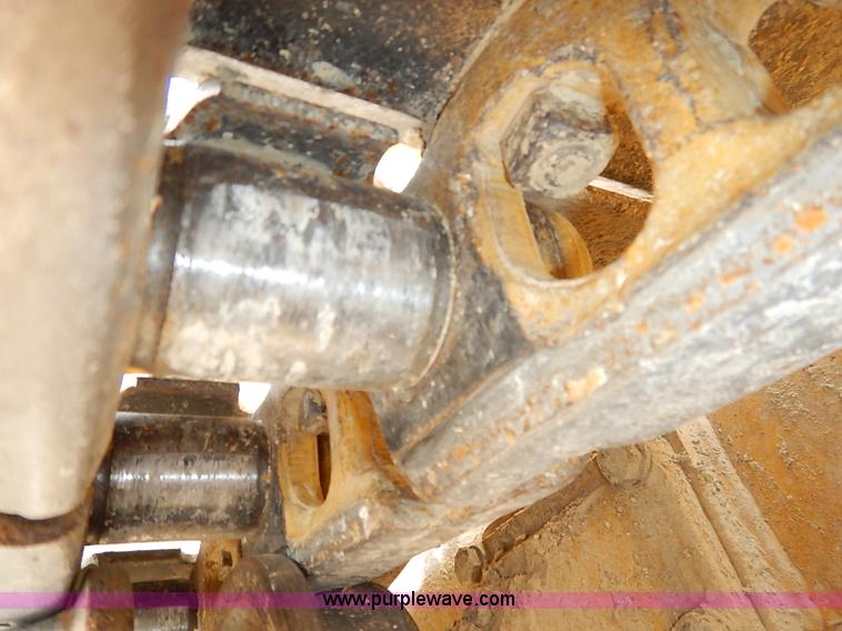 image for item I2482 2005 Caterpillar 953C track loader