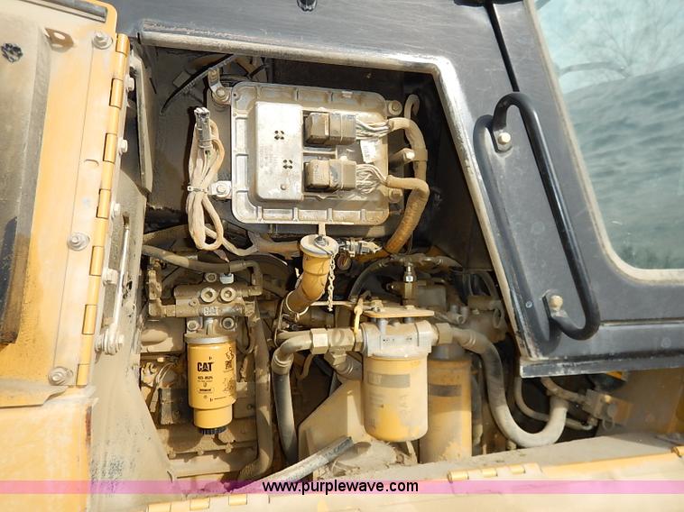 image for item I2482 2005 Caterpillar 953C track loader