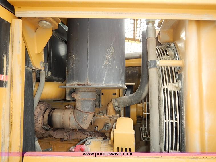 image for item I2482 2005 Caterpillar 953C track loader