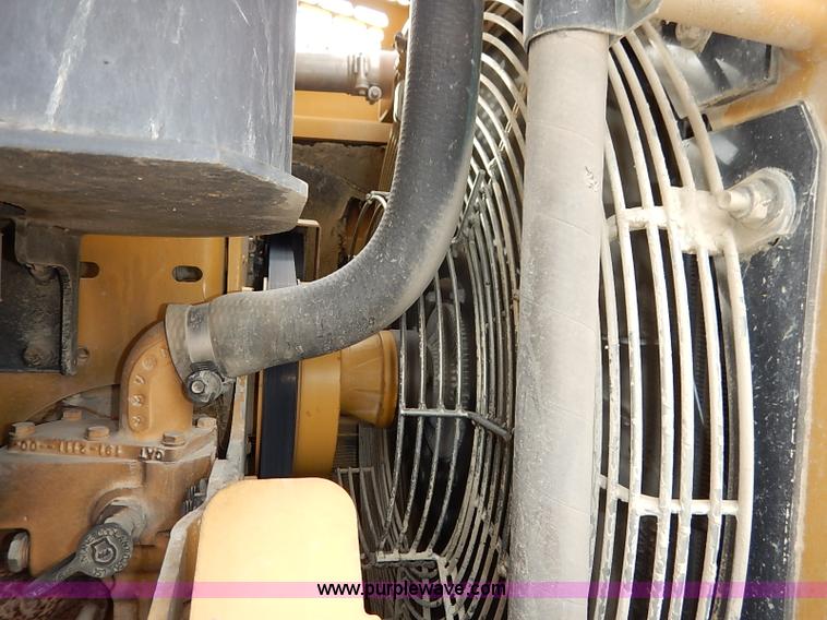 image for item I2482 2005 Caterpillar 953C track loader