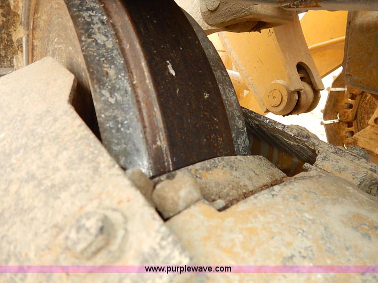 image for item I2482 2005 Caterpillar 953C track loader