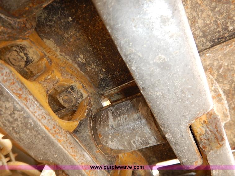 image for item I2482 2005 Caterpillar 953C track loader