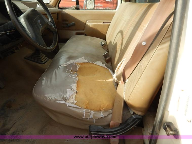 image for item I2489 1991 Ford F350 Custom flatbed pickup truck