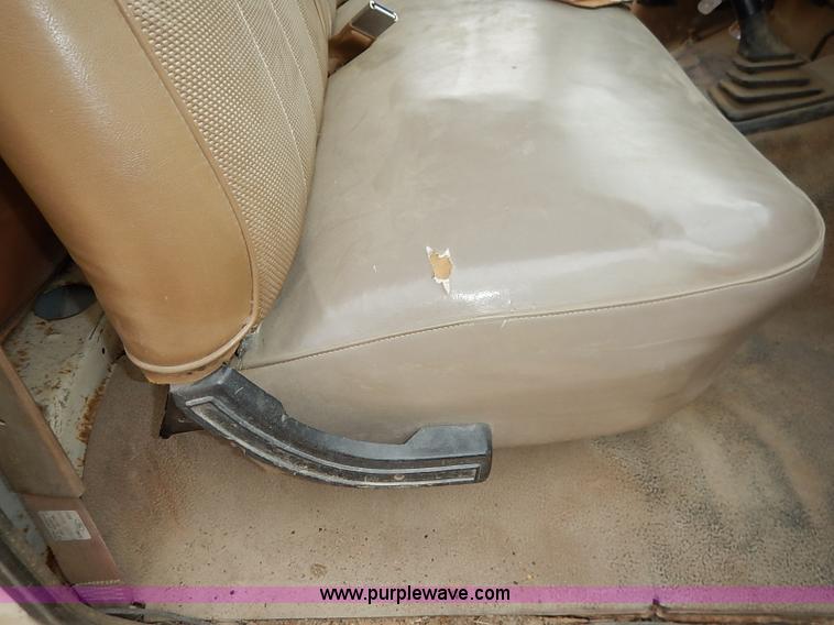 image for item I2489 1991 Ford F350 Custom flatbed pickup truck