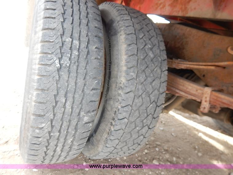 image for item I2489 1991 Ford F350 Custom flatbed pickup truck