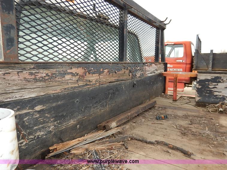 image for item I2489 1991 Ford F350 Custom flatbed pickup truck