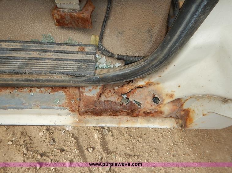 image for item I2489 1991 Ford F350 Custom flatbed pickup truck