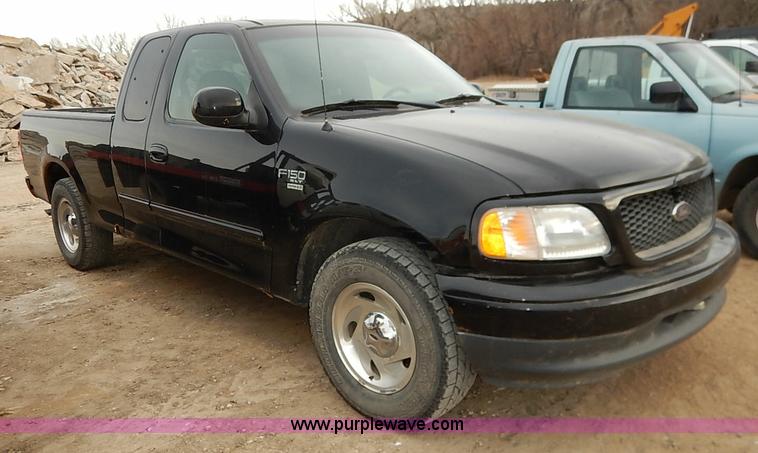 image for item I2490 2000 Ford F150 XLT pickup truck