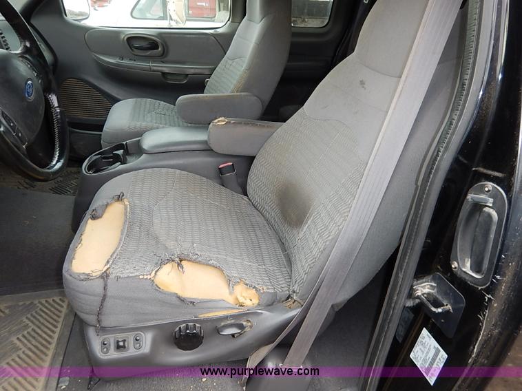 image for item I2490 2000 Ford F150 XLT pickup truck