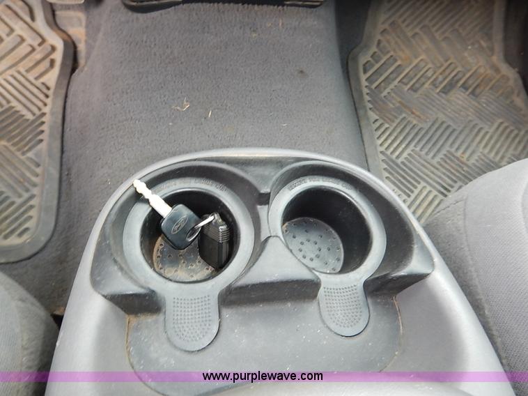 image for item I2490 2000 Ford F150 XLT pickup truck