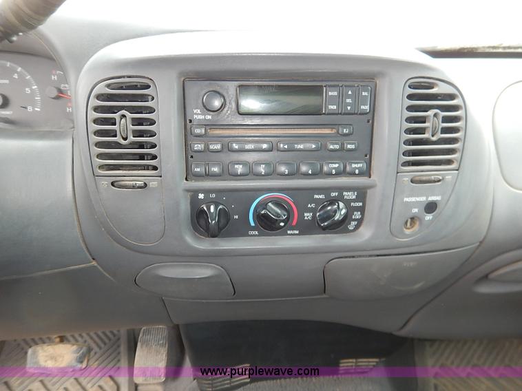 image for item I2490 2000 Ford F150 XLT pickup truck