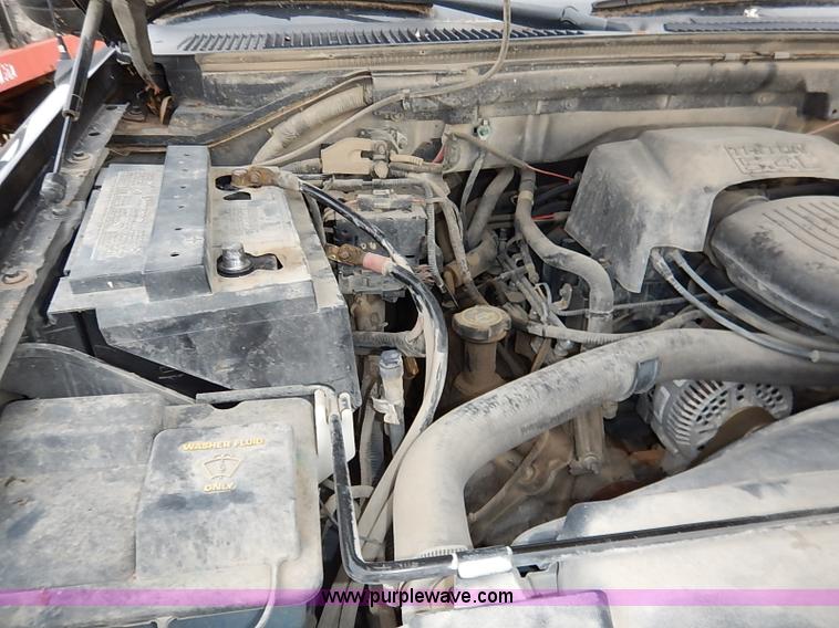 image for item I2490 2000 Ford F150 XLT pickup truck