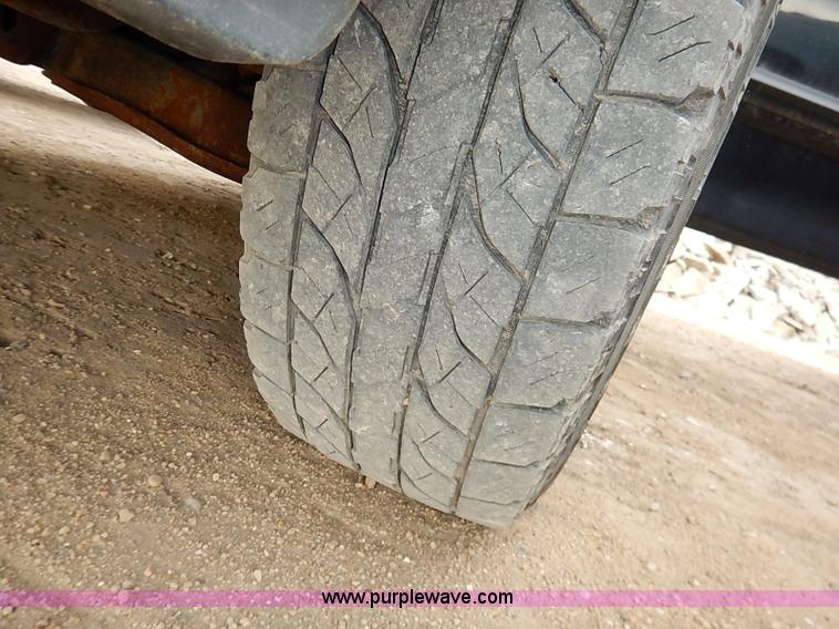 image for item I2490 2000 Ford F150 XLT pickup truck