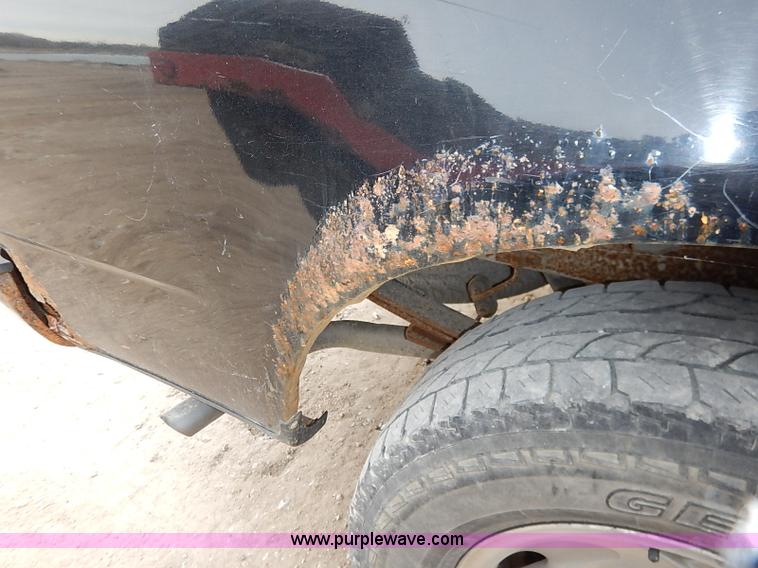 image for item I2490 2000 Ford F150 XLT pickup truck