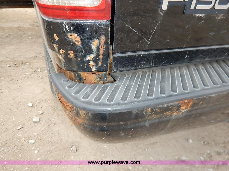 image for item I2490 2000 Ford F150 XLT pickup truck