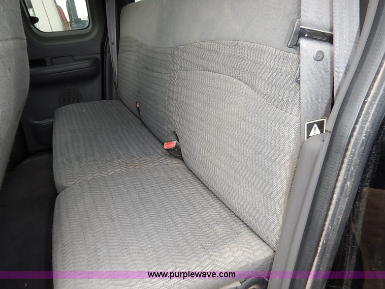 image for item I2490 2000 Ford F150 XLT pickup truck