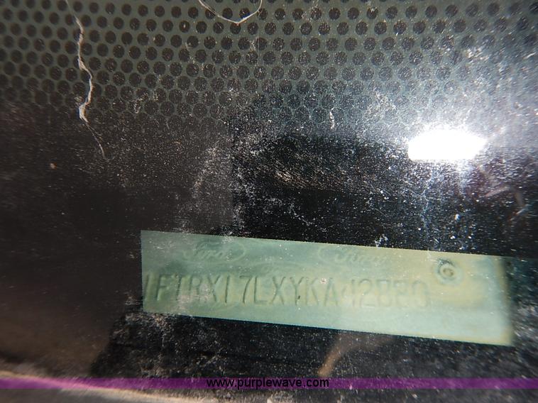 image for item I2490 2000 Ford F150 XLT pickup truck