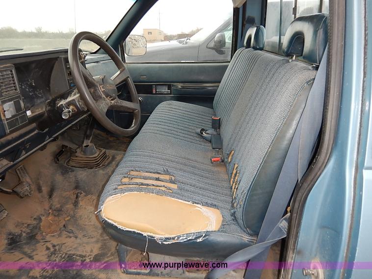 image for item I2491 1992 Chevrolet Cheyenne 1500 pickup truck