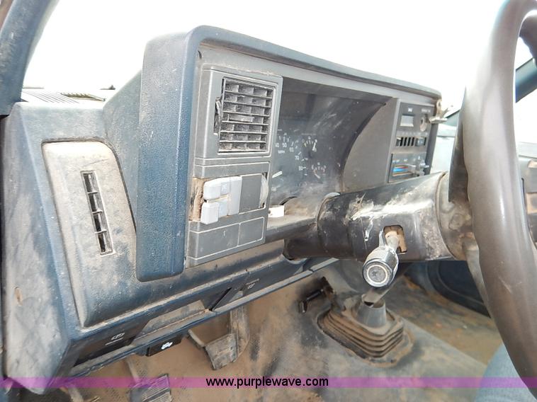 image for item I2491 1992 Chevrolet Cheyenne 1500 pickup truck
