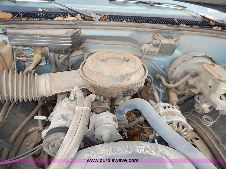 image for item I2491 1992 Chevrolet Cheyenne 1500 pickup truck