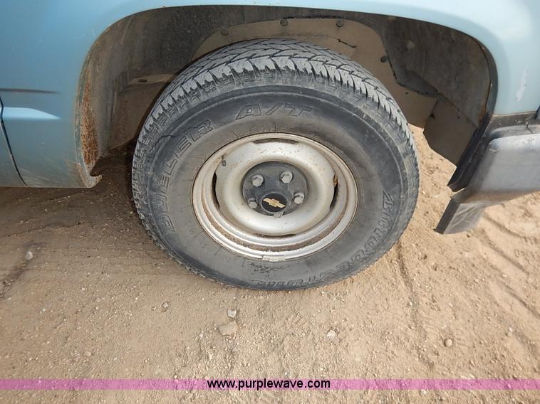 image for item I2491 1992 Chevrolet Cheyenne 1500 pickup truck