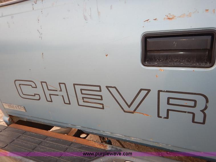 image for item I2491 1992 Chevrolet Cheyenne 1500 pickup truck