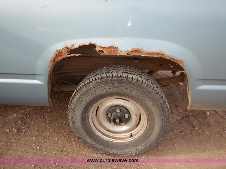 image for item I2491 1992 Chevrolet Cheyenne 1500 pickup truck