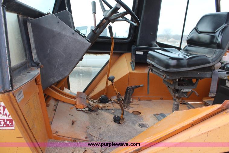 image for item I2492 1982 Case 580D backhoe