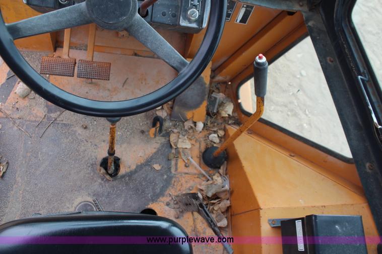 image for item I2492 1982 Case 580D backhoe
