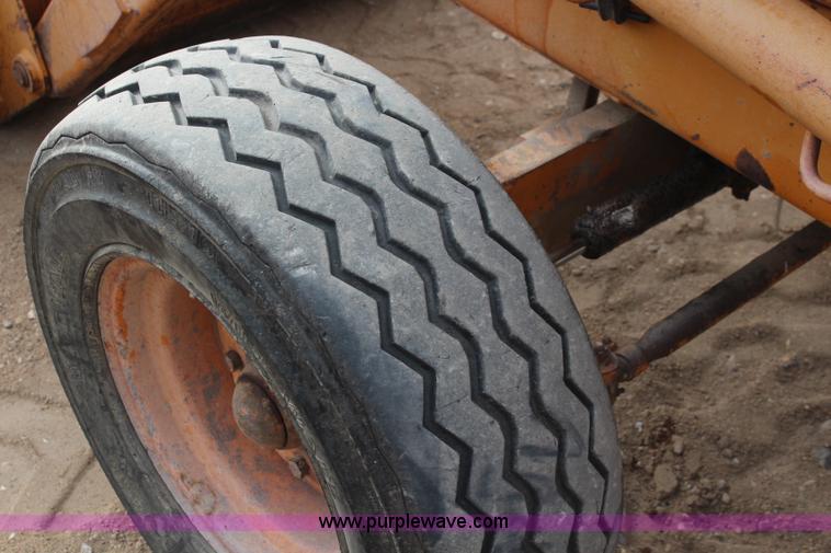 image for item I2492 1982 Case 580D backhoe