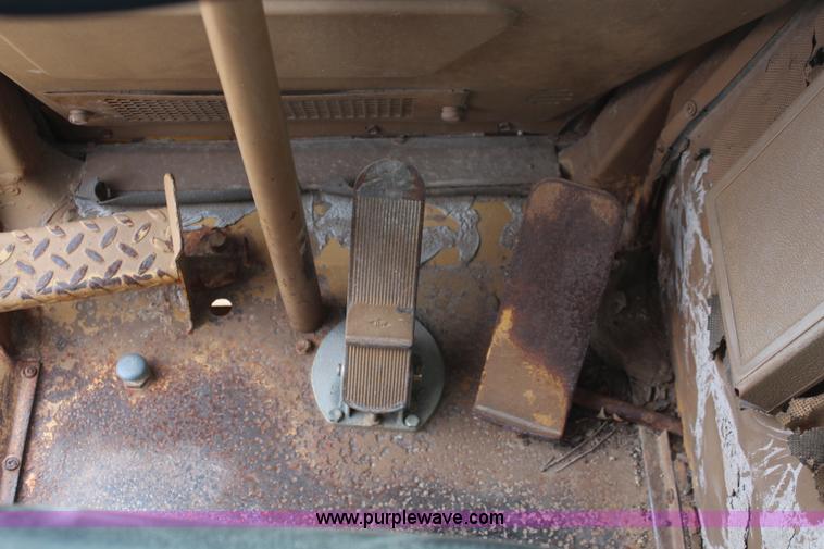 image for item I2493 1984 Caterpillar 613B paddle scraper