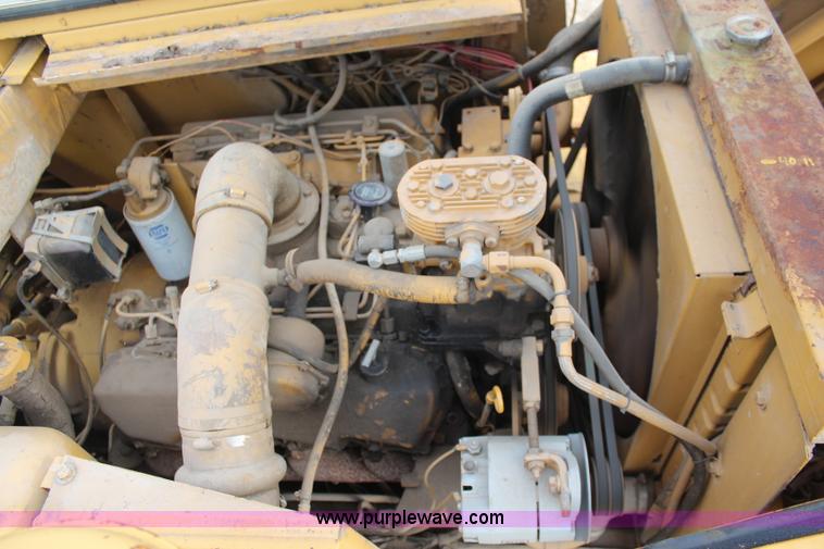 image for item I2493 1984 Caterpillar 613B paddle scraper