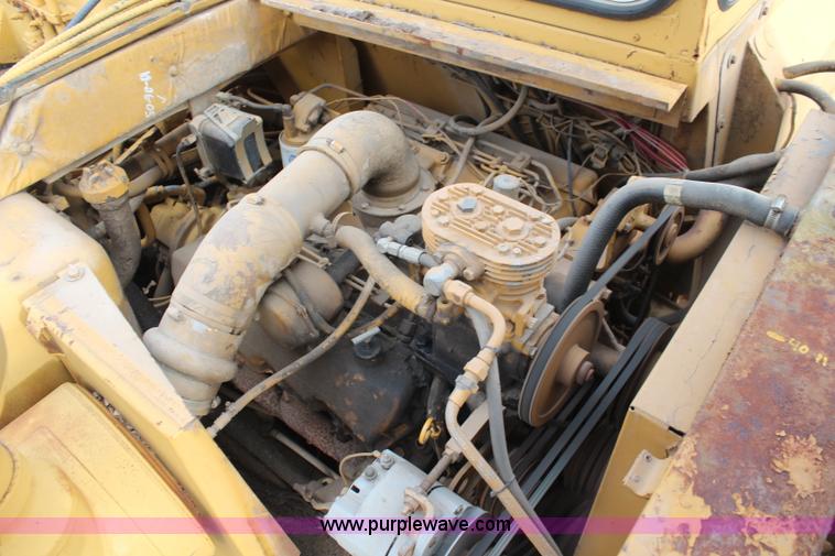 image for item I2493 1984 Caterpillar 613B paddle scraper