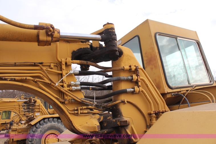 image for item I2493 1984 Caterpillar 613B paddle scraper