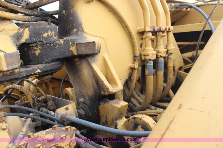 image for item I2493 1984 Caterpillar 613B paddle scraper